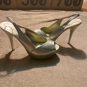 Used Guess SMART Peep Toe Slingback Platform Pump high Heel Shoe Gold Size 9